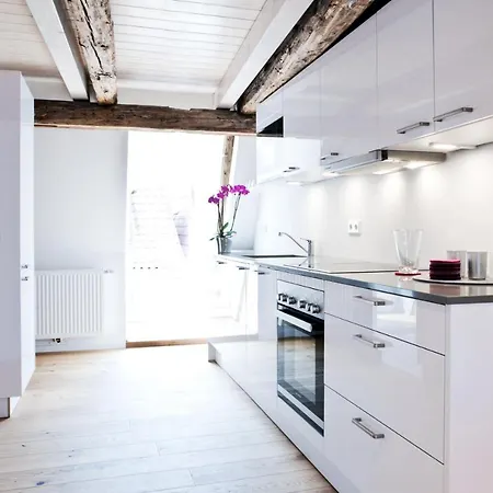 Apartment Johannis - Schrangen-suites-1389 Luneburg